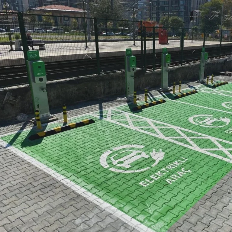 Elektrikli Araç Şarj İstasyonu Boyama